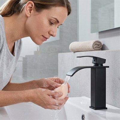 Mitigeur lavabo résistant aux traces de doigts et au calcaire