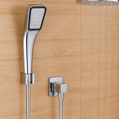 Pommeau de douche revetement brillant