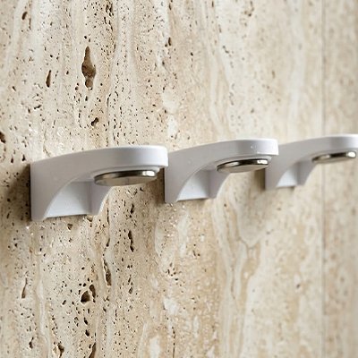 Porte savon aimante au design épuré et compact blanc