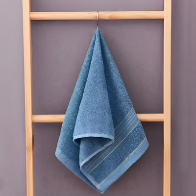 serviette invité en coton doux offrant une absorption rapide
