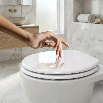 Abattant WC a finition laque brillante blanc