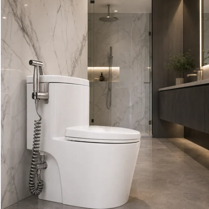 Douchette WC pour réservoir dans une salle de bain