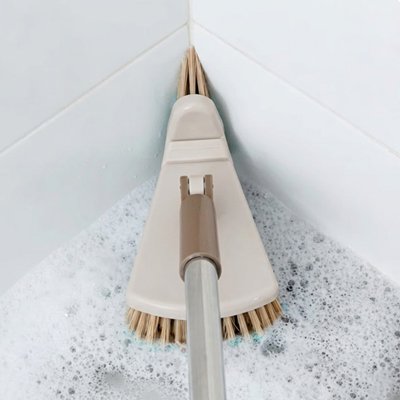 Balai brosse avec manche ajustable pour nettoyer les coins difficiles 