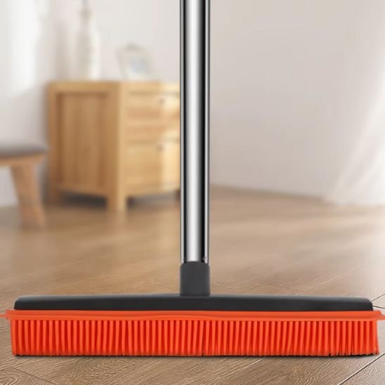 Balai en caoutchouc flexible pour nettoyer efficacement poils et saletés