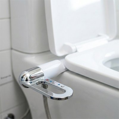 Bidet pour WC avec levier intégré permettant de contrôler facilement