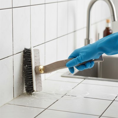 Brosse de nettoyage ergonomique pour joints de carrelage et recoins