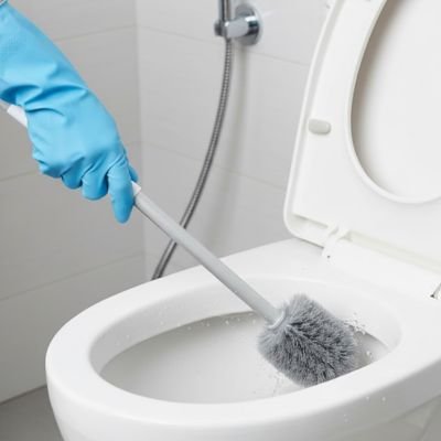 Brosse toilette avec tête de brosse siliconée souple