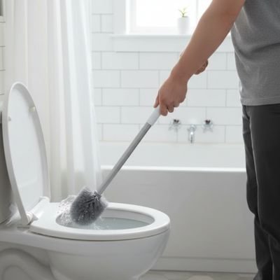 Brosse toilette qui offre une prise en main confortable 