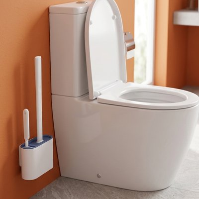 Brosse WC Installation murale permettant de libérer l'espace au sol 