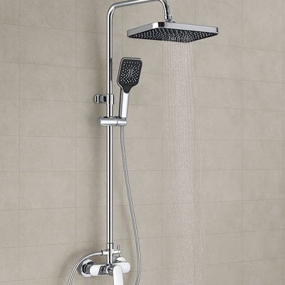 Colonne de douche avec une belle finition chromé