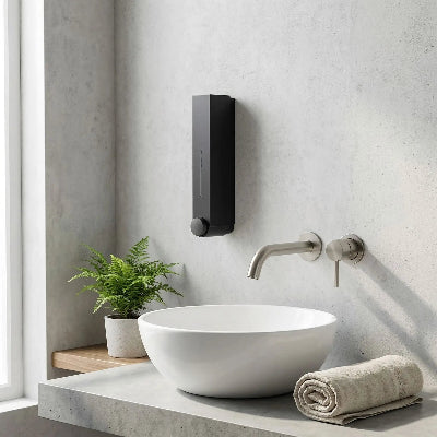 distributeur de savon mural noir minimaliste