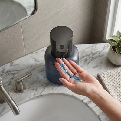Distributeur savon délivrant la quantité optimale de savon 