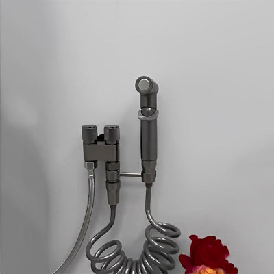 douchette-avec-tube-spirale-de-couleur-gris