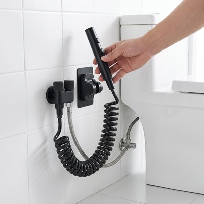 Douchette toilette alternative écologique au papier toilette 
