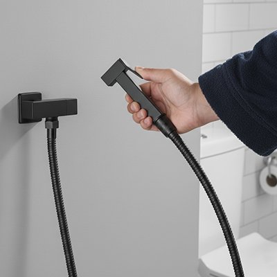 Douchette toilette avec tuyau souple et résistant 