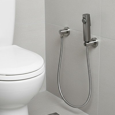 Douchette WC  avec flexible métallique garantissant durabilité 