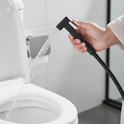 Douchette WC  compatible avec la plupart des installations sanitaires existantes