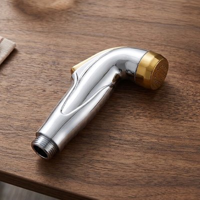 Douchette WC de couleur chrome et doré à raccordement universelle 