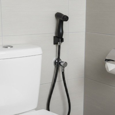Douchette WC pour une alternative écologique et économique au papier 