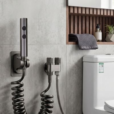 Douchette WC prise en main confortable avec boutons de reglage 
