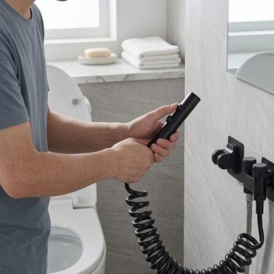 Douchette WC support mural robuste permettant un rangement sécurise