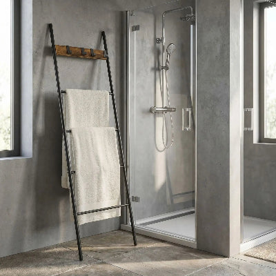 echelle porte serviette pret de la douche