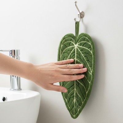Essuie main avec cordelette cousue permettant l'accrochage sur crochet mural