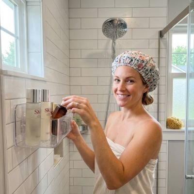 Étagère de douche murale avec accessoires de salle de bain