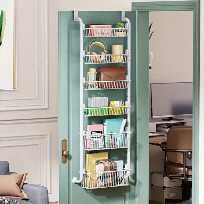 etagere suspendue qui exploite l'espace vertical inutilisé derrière les portes