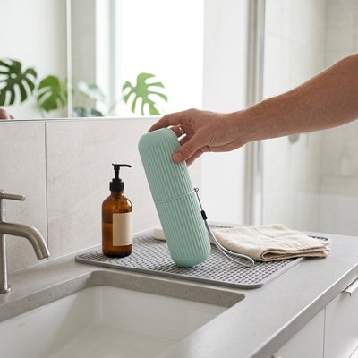 Étui de voyage pour brosse à dents au design rainuré