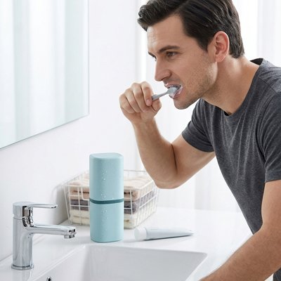 ​Étui protecteur pour brosse à dents avec finition mate 