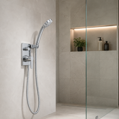 Flexible de douche longue portée pour nettoyer les parois