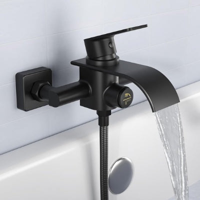 mitigeur baignoire directe au mur pour un gain de place