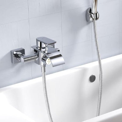 mitigeur baignoire disponibles en chrome poli brillant ou noir mat