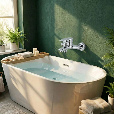 mitigeur-baignoire-fixer-sur-un-mur-de-salle-de-bain-moderne