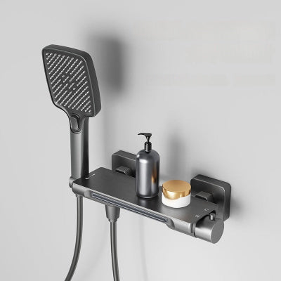 mitigeur-baignoire-gris-avec-pommeau