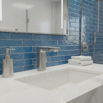 mitigeur-lavabo-avec-mur-bleu