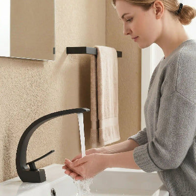 mitigeur-lavabo-moderne-noir