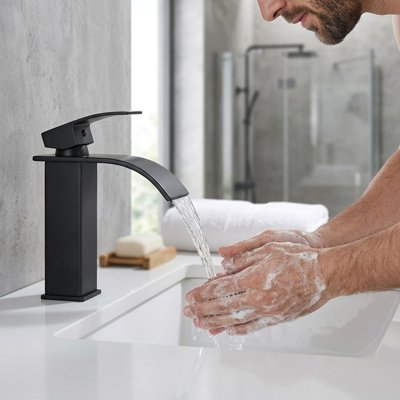 Mitigeur lavabo système de valve céramique assurant une utilisation silencieuse