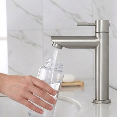 Mitigeur pour lavabo chrome produisant un jet doux et homogène 