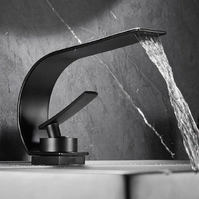 mitigeur-salle-de-bain-noir-elegant