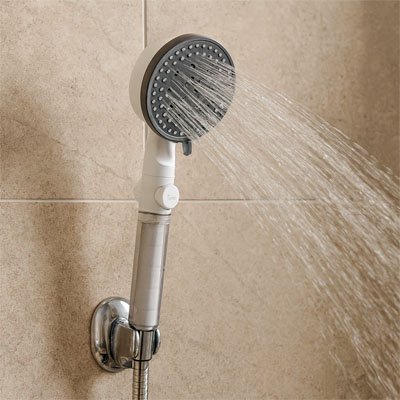 Pommeau de douche anti calcaire a construction robuste