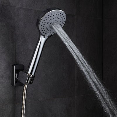 Pommeau de douche avec picot anti calcaire