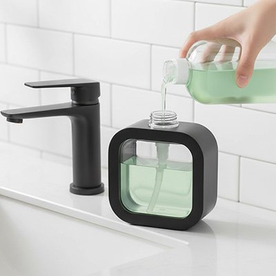pompe a savon a système de remplissage simple et rapide