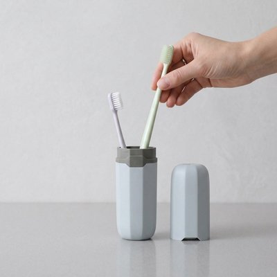 Porte-brosses à dents avec couvercle et système de ventilation