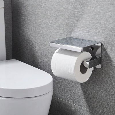 Porte papier toilette a finition chromée apportant une touche moderne