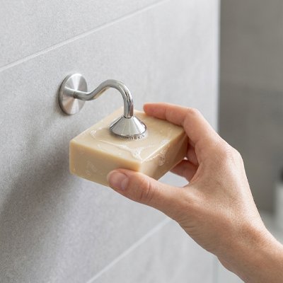 Porte savon aimanté une solution compacte qui libère le lavabo 