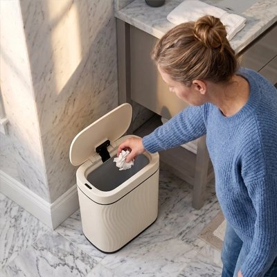 Poubelle automatique beige avec seau intérieur amovible
