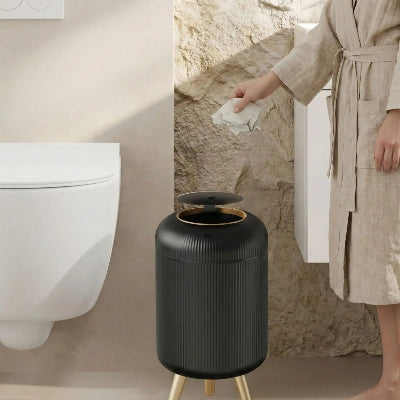 poubelle-salle-de-bain-moderne-noir