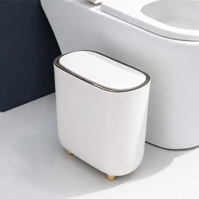 Poubelle wc avec un format compact et allongé